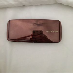 Hourglass ambient lighting palette
